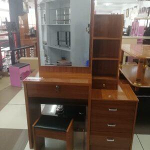 ELEGANT & CLASSY DRESSING MIRROR WITH SLIDING TABLE