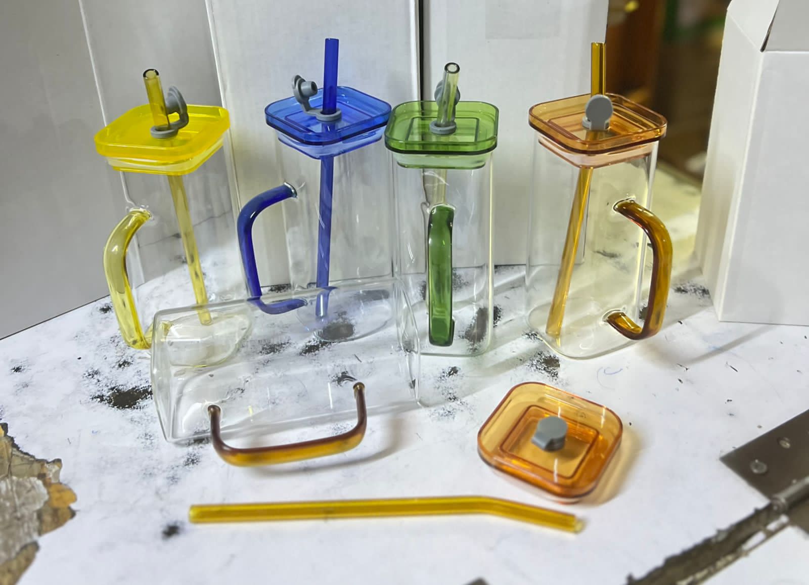 GLASS JAR SMOOTHIE CUP WITH TIGHT LID AND STRAW