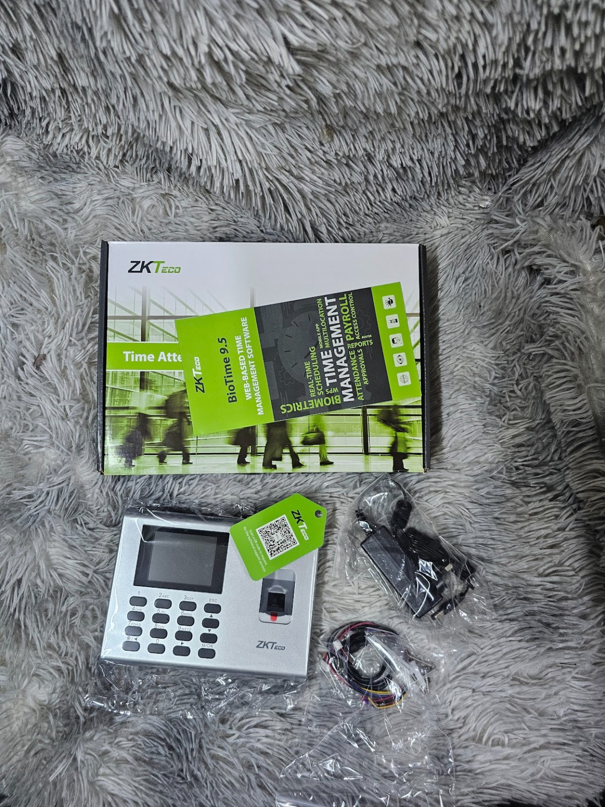 ZKTeco K40 Biometric Time Attendance Terminal – Fingerprint Attendance and Access Control System - Image 2